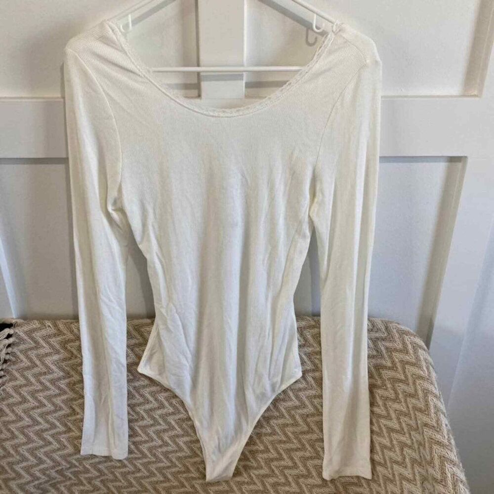 Socialite Women's Ribbed Long Sleeve Bodysuit White Size Medium NWT